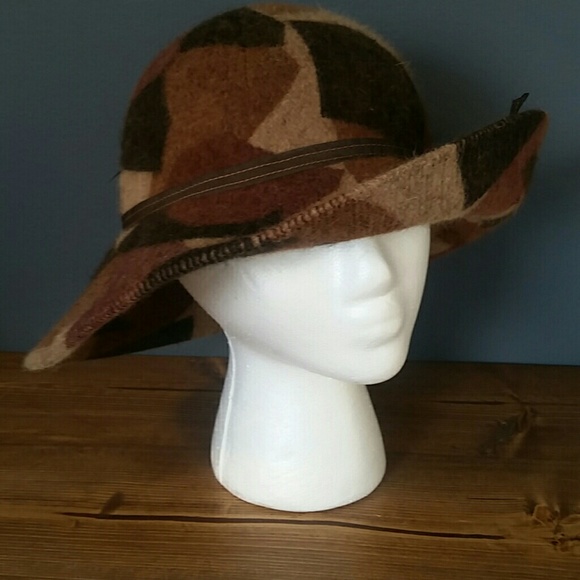 Classic , autumn/ winter  hat - Picture 5 of 7